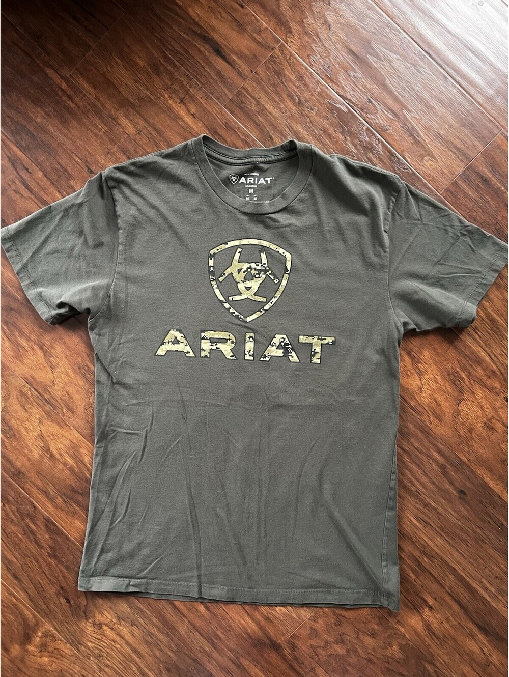 Ariat Men's Liberty USA Digi Camo Short Sleeve T Shirt Medium Olive green EUC!